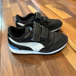 Boys puma shoes like new